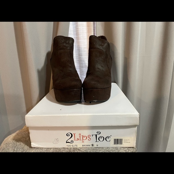Me Too casual gently used brown suede wedge boots - Picture 6 of 6